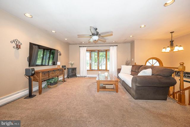 24 BRIMFIELD, Audubon, PA 19403