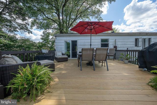 24 BRIMFIELD, Audubon, PA 19403