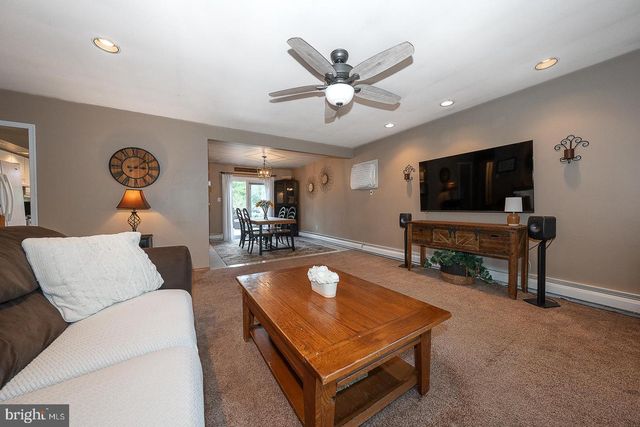 24 BRIMFIELD, Audubon, PA 19403