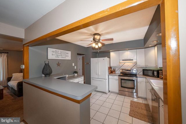 24 BRIMFIELD, Audubon, PA 19403