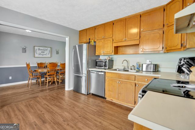 208 Creek Side Place, Mcdonough, GA 30252