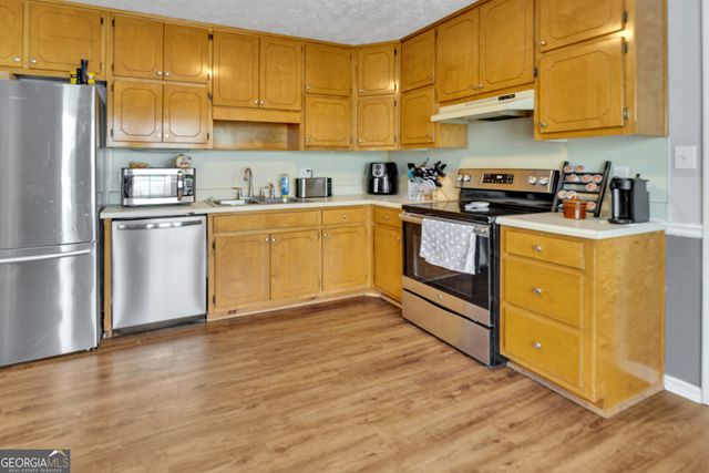 208 Creek Side Place, Mcdonough, GA 30252