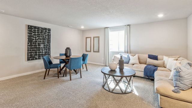 5124 168th Street, Urbandale, IA 50322