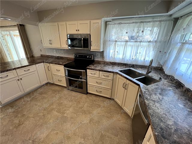 3865 Greenbelt Avenue, Kettering, OH 45429
