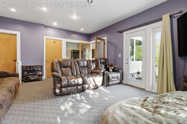 21085 Metroview Road, Farmington Hills, MI 48335