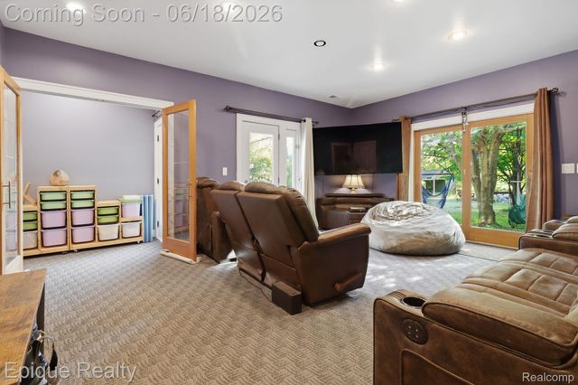 21085 Metroview Road, Farmington Hills, MI 48335