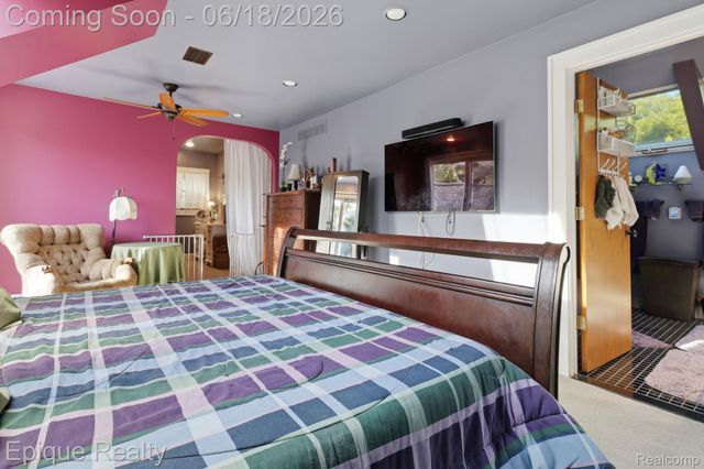 21085 Metroview Road, Farmington Hills, MI 48335