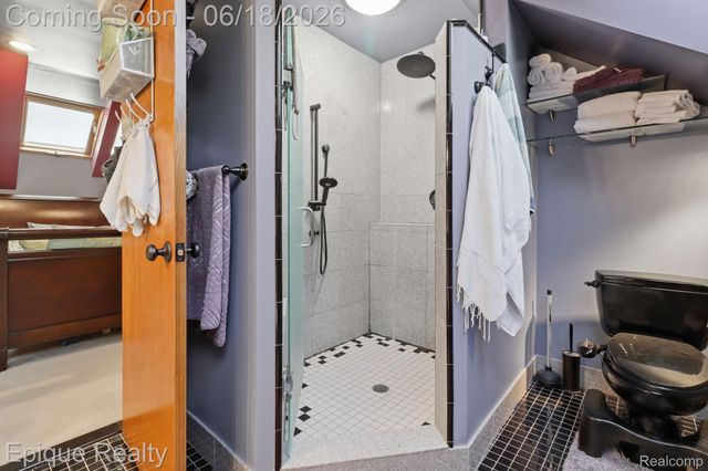 21085 Metroview Road, Farmington Hills, MI 48335