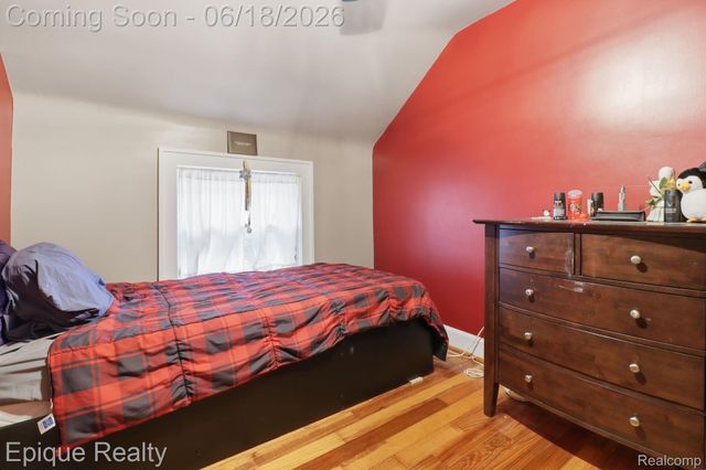 21085 Metroview Road, Farmington Hills, MI 48335