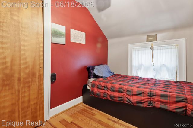 21085 Metroview Road, Farmington Hills, MI 48335