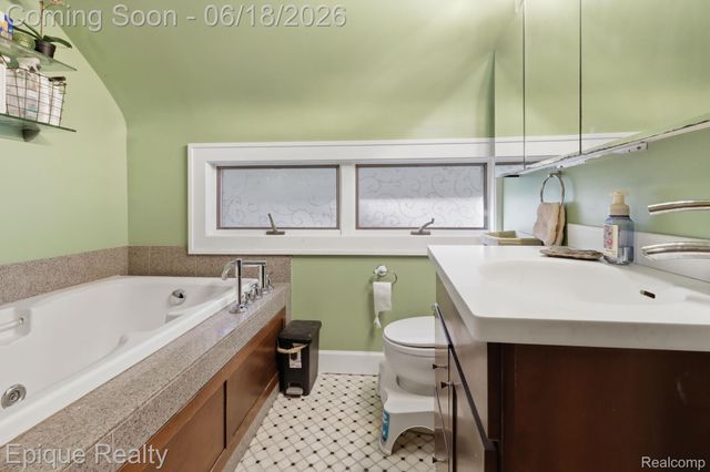 21085 Metroview Road, Farmington Hills, MI 48335