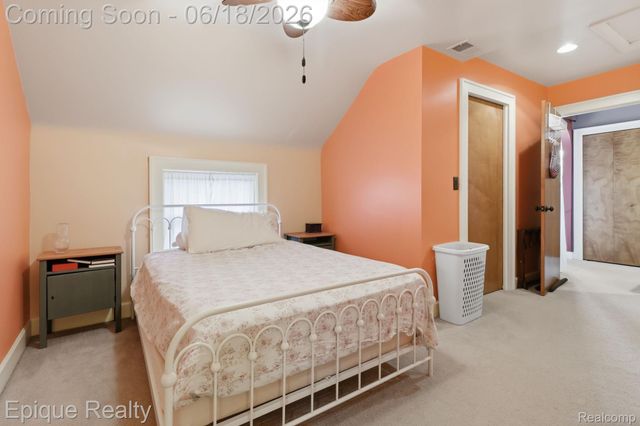 21085 Metroview Road, Farmington Hills, MI 48335