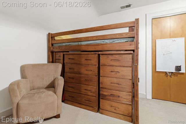 21085 Metroview Road, Farmington Hills, MI 48335