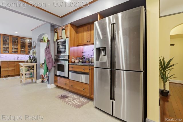21085 Metroview Road, Farmington Hills, MI 48335