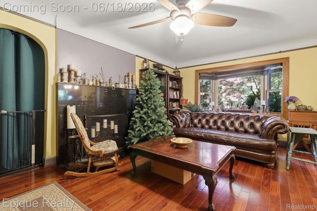21085 Metroview Road, Farmington Hills, MI 48335