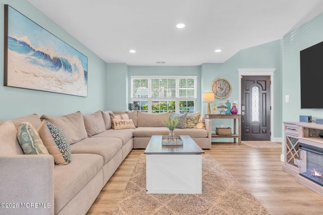 53 N Sailors Quay Drive, Brick, NJ 08723