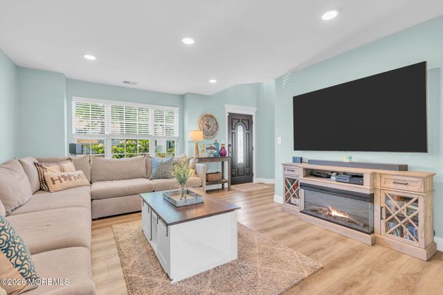53 N Sailors Quay Drive, Brick, NJ 08723