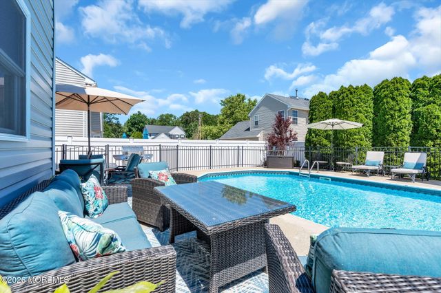 53 N Sailors Quay Drive, Brick, NJ 08723