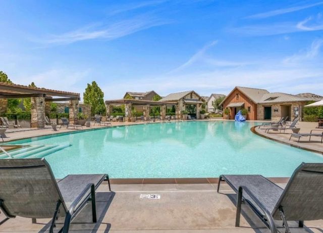 163 Reunion Way S, Madera, CA 93636