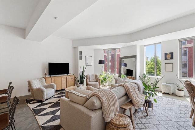 1313 Washington St. 414, Boston, MA 02118