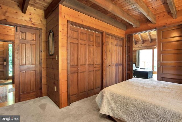 10 DOUGLAS CT, Carlisle, PA 17013