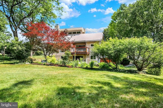 10 DOUGLAS CT, Carlisle, PA 17013