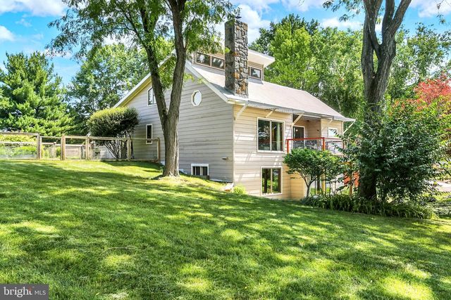 10 DOUGLAS CT, Carlisle, PA 17013