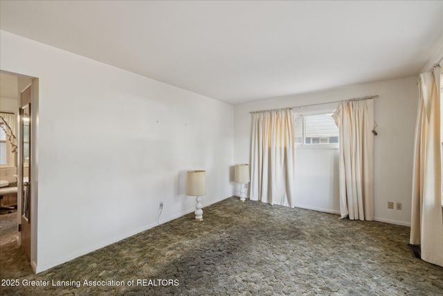 3801 Schlee Street, Lansing, MI 48910