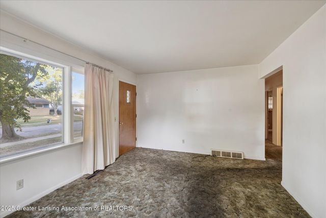 3801 Schlee Street, Lansing, MI 48910