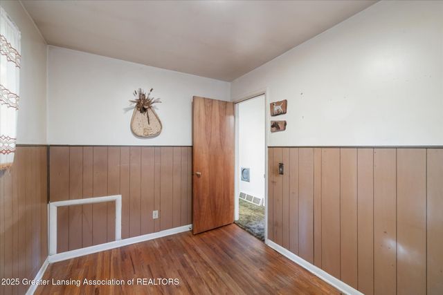 3801 Schlee Street, Lansing, MI 48910