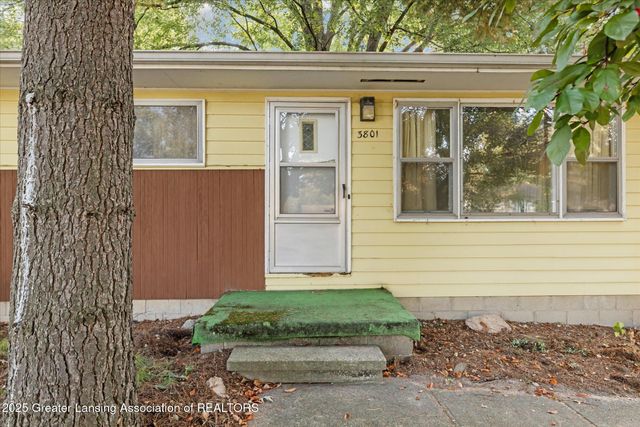 3801 Schlee Street, Lansing, MI 48910