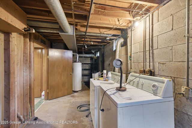 3801 Schlee Street, Lansing, MI 48910