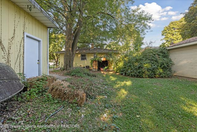 3801 Schlee Street, Lansing, MI 48910