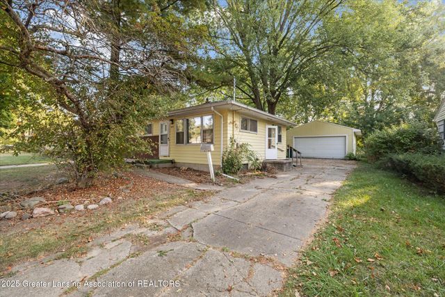 3801 Schlee Street, Lansing, MI 48910