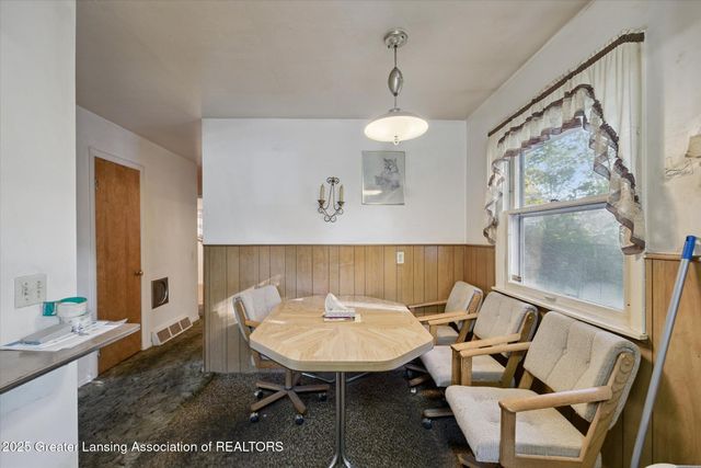 3801 Schlee Street, Lansing, MI 48910