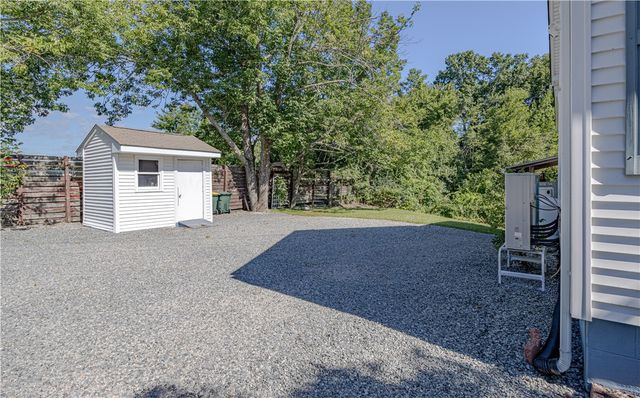 737 Putnam Pike, Smithfield, RI 02828