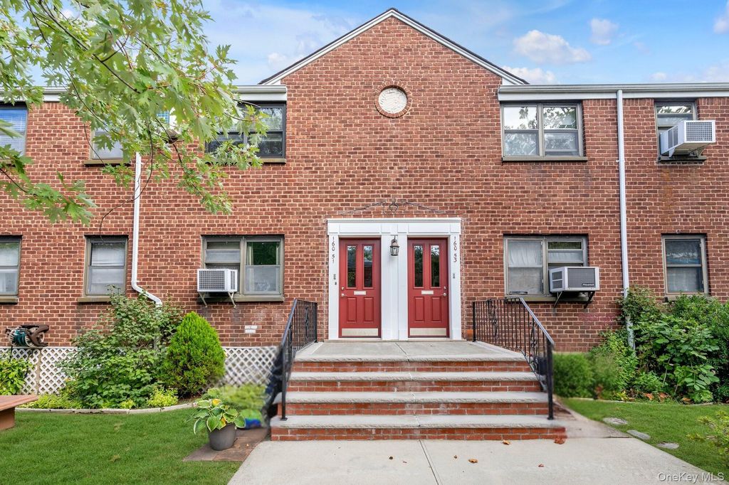 16051 17th Avenue Lower, Whitestone, NY 11357
