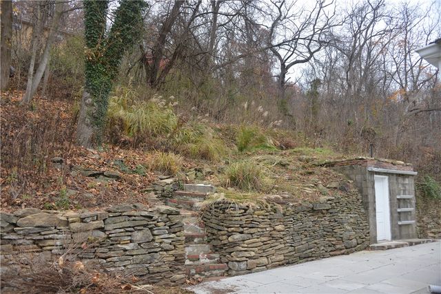 950 Saxonburg Blvd, Shaler, PA 15223