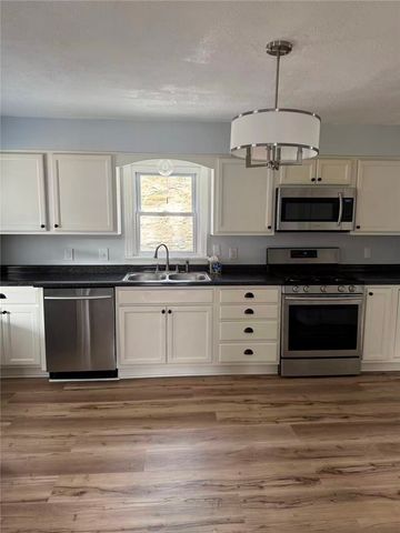950 Saxonburg Blvd, Shaler, PA 15223
