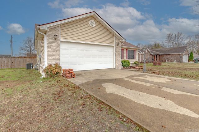 125 Summer Leigh Cove, Bay, AR 72411