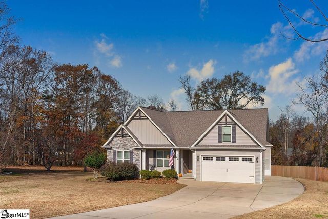 222 Natures Court, Campobello, SC 29322