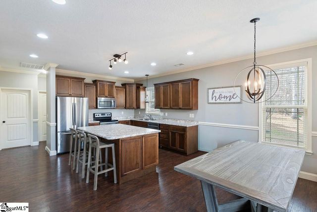 222 Natures Court, Campobello, SC 29322