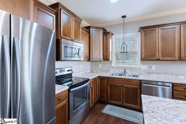 222 Natures Court, Campobello, SC 29322