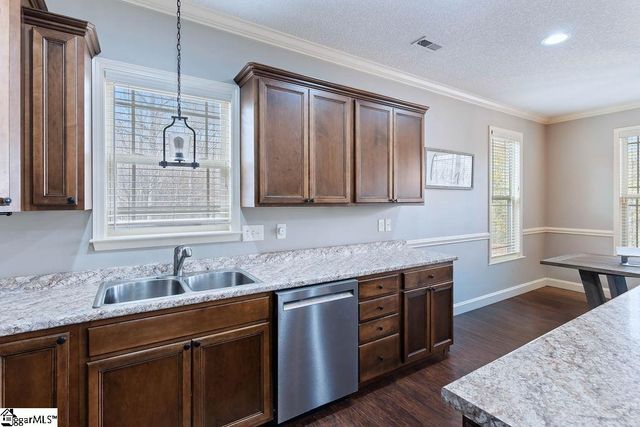 222 Natures Court, Campobello, SC 29322