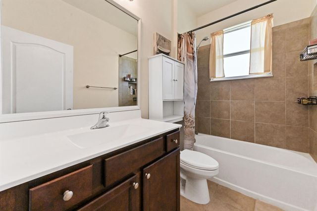7384 NW Greenspring Street, Port St Lucie, FL 34987