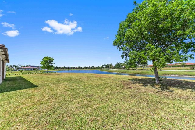 7384 NW Greenspring Street, Port St Lucie, FL 34987