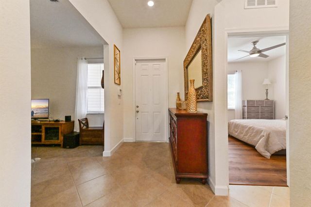 7384 NW Greenspring Street, Port St Lucie, FL 34987