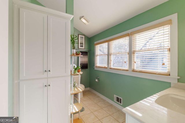 225 Fourth Street, Athens, GA 30601