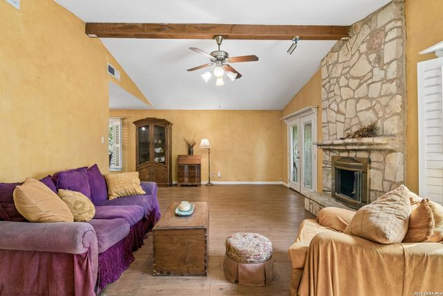 5631 WOOD CLIMB ST, San Antonio, TX 78233