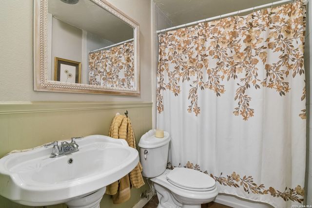 5631 WOOD CLIMB ST, San Antonio, TX 78233
